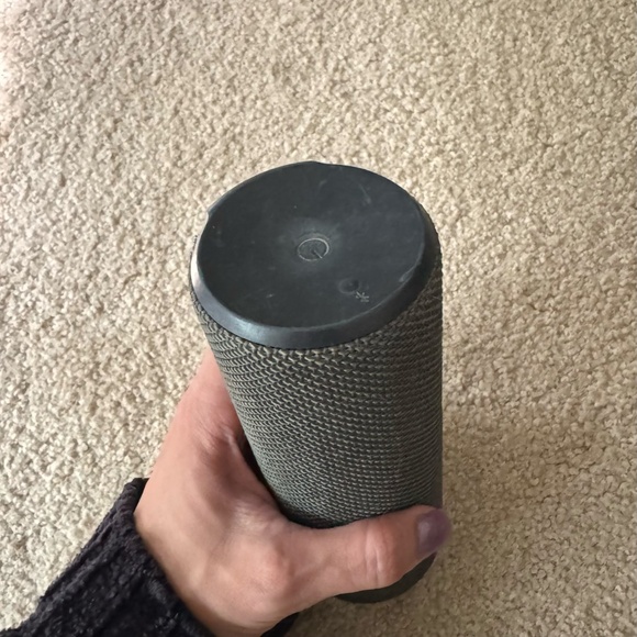 UE Boom portable bluetooth speaker - Picture 6 of 7